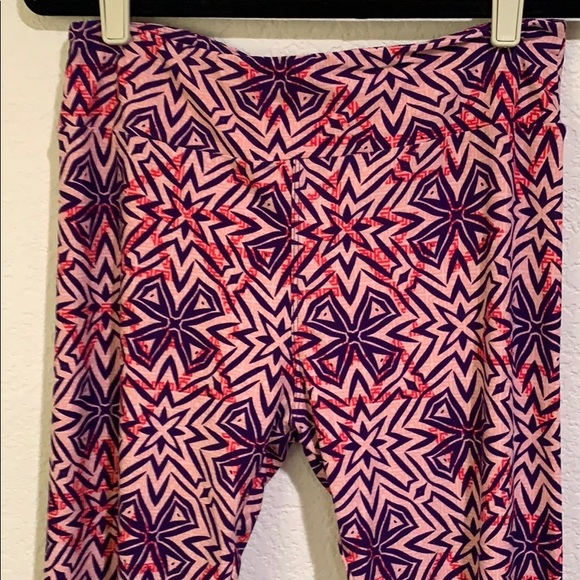 NWT Tall and Curvy LuLaRoe Leggings - Picture 2 of 4